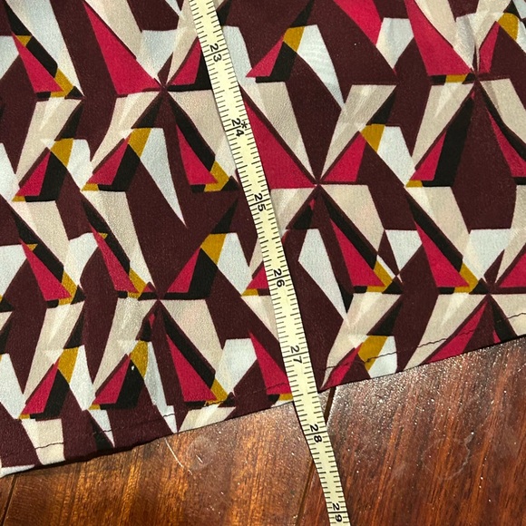 NWT Motherhood Maternity Abstract Geo Patterned - Picture 7 of 10